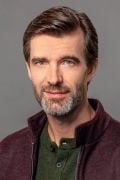 Lucas Bryant (small)