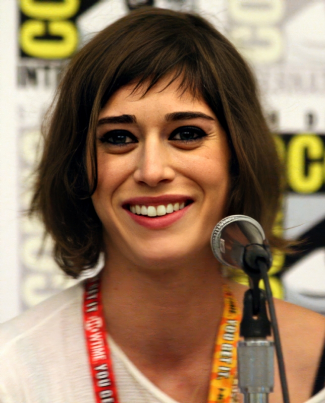 Lizzy Caplan The Actress Biography Facts And Quotes