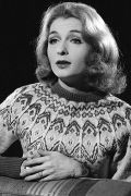 Carrie Nye (small)