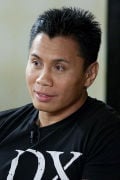 Cung Le (small)
