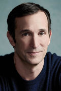 Noah Wyle (small)