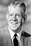 Rudy Vallee (small)
