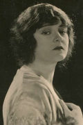 Sylvia Breamer (small)