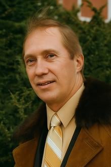Small: David Carradine