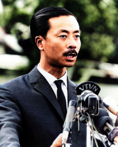 Nguyen Cao Ky, Politician